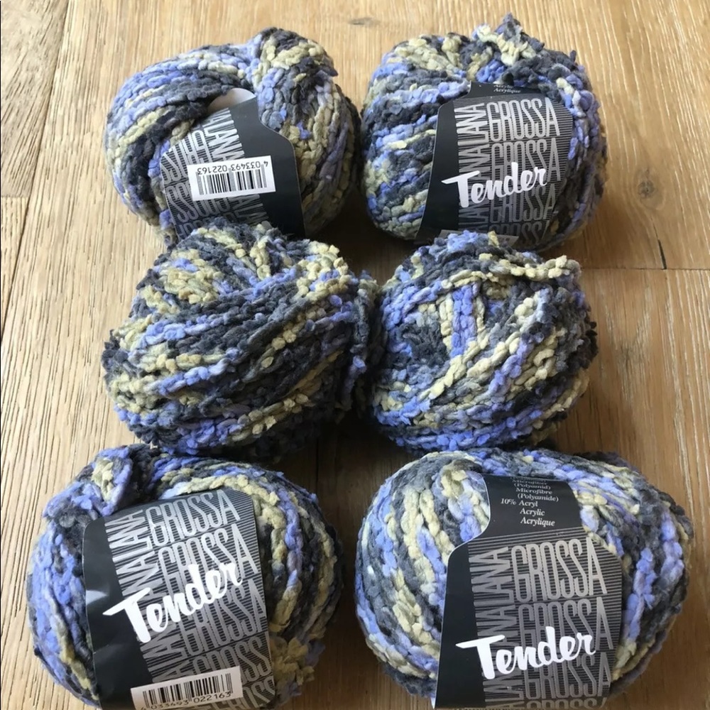 Beautiful yarn 6 skeins wool blend made in Germany price firm!